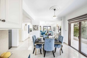 Villa (5 Bedrooms) | Intérieur