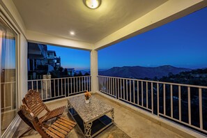 Exclusive Cottage, 1 Double Bed | Balcony