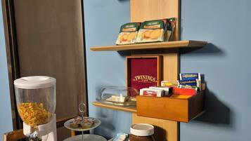 Free daily continental breakfast