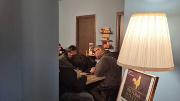 TV a schermo piatto, film in prima visione, servizi in streaming