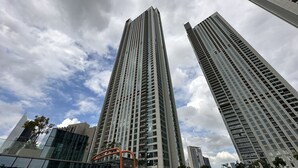 Exterior - Easygo- Sky High 1bdr Downtown Views 03 (Dubai)