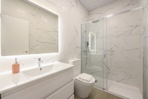Douche, séchoir à cheveux