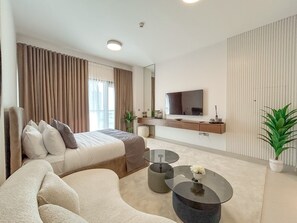 Estudio, acceso a la piscina | Ropa de cama