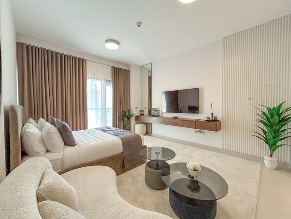 Studio, Pool Access | Bed sheets - Easygo-stunning Apartments Al Jaddaf WG (Dubai)