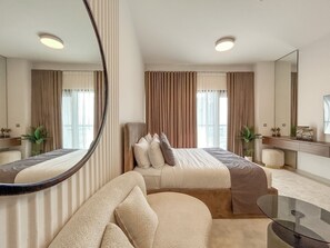 Studio, Pool Access | Bed sheets - Easygo-stunning Apartments Al Jaddaf WG (Dubai)
