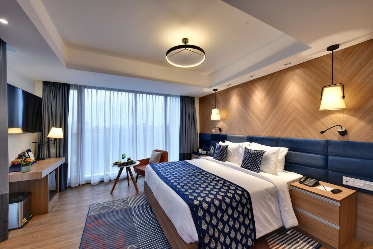 1 bedroom, in-room safe, laptop workspace, blackout curtains
