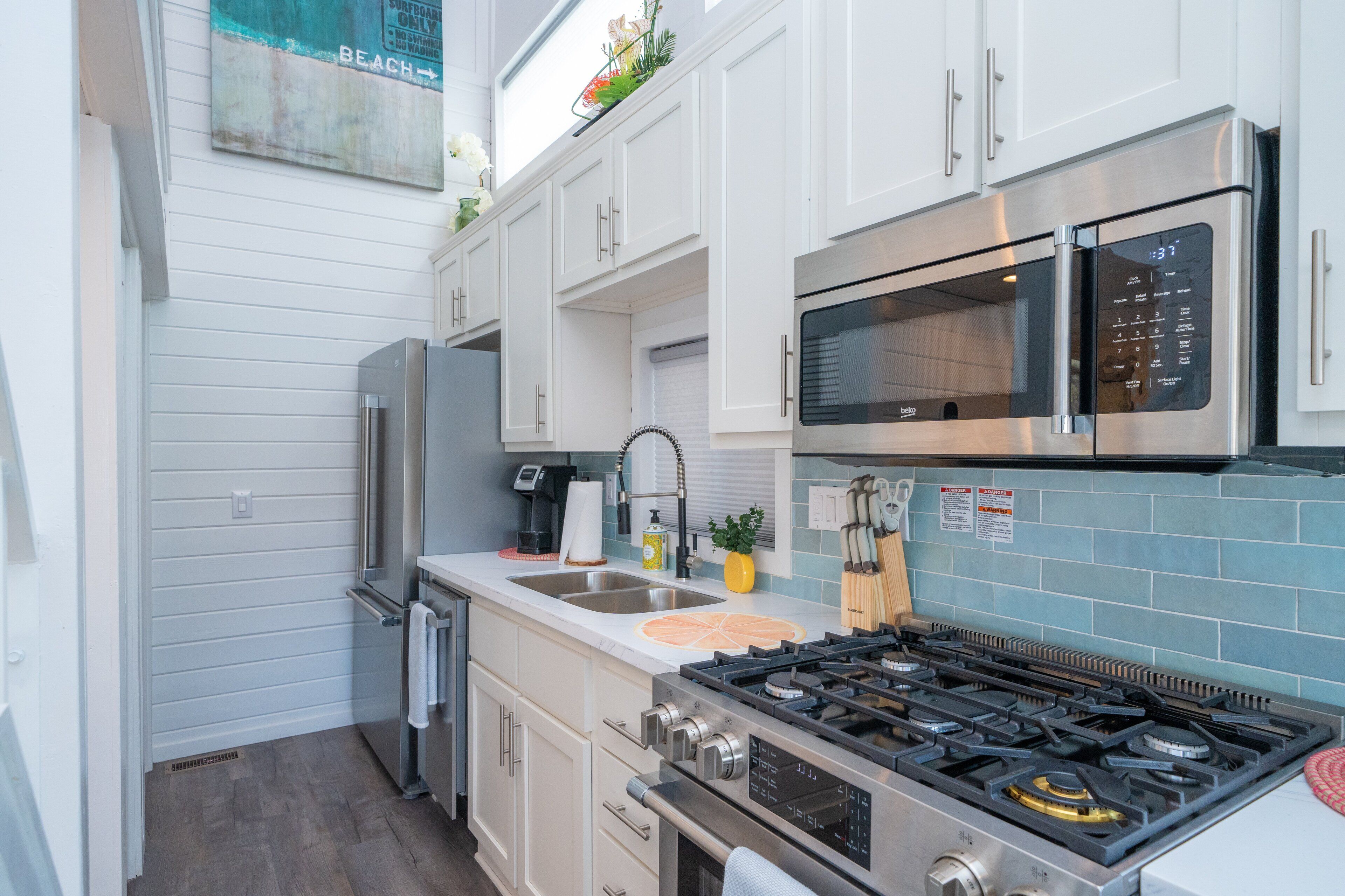 Fridge, oven, stovetop