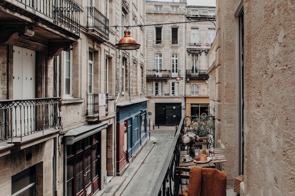 Ropa de cama de alta calidad, escritorio y cortinas blackout