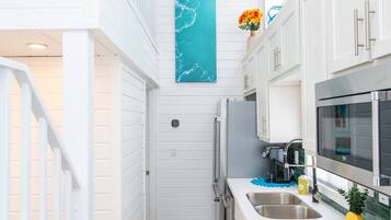 Fridge, oven, stovetop, spices