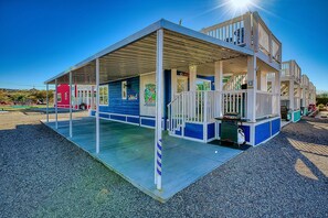 Exterior - The Tipsy Mermaid, River Views! Roadrunner Resort (Parker)