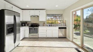 Interior - @ Marbella Lane - Amazing Views Serene Retreat (Fremont)