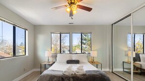 Interior - @ Marbella Lane - Amazing Views Serene Retreat (Fremont)