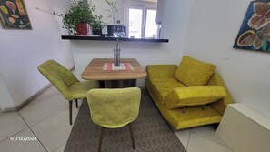 公寓, 多间卧室, 城市景观 | 客厅