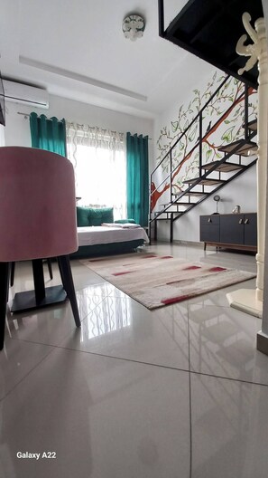 Studio, Multiple Bedrooms, Garden View | Living room