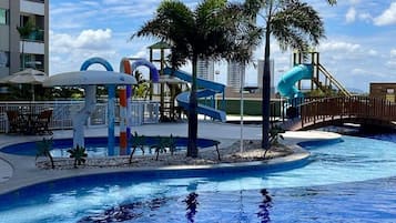 Piscina interna, piscina externa