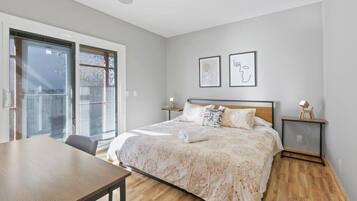 Ferienhaus (4 Bedrooms) | 4 Schlafzimmer, Schreibtisch, laptopgeeigneter Arbeitsplatz