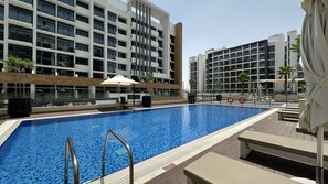 Outdoor pool - Easygo- Comfy STU Azizi Riviera 34,10 (Dubai)