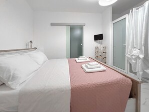 1 habitación, wifi y ropa de cama