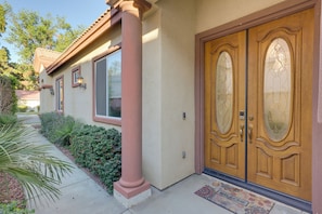 Interior - 2 Mi to Coachella Grounds: Home w/ Fire Pit! (Indio)