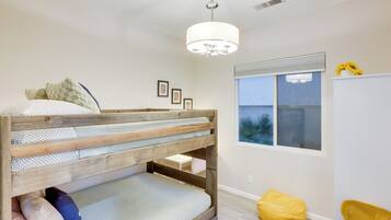 House (4 Bedrooms) | Interior