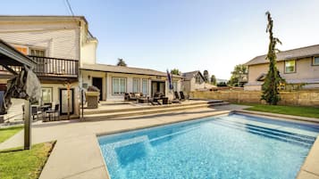 House (6 Bedrooms) | Interior