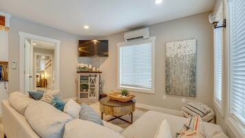 House (6 Bedrooms) | Interior