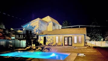 House (6 Bedrooms) | Interior