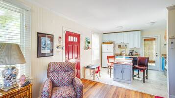 Cottage (2 Bedrooms) | Interior