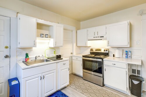 Apartment 2 Mi to Niagara Falls & Whirlpool!