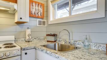 Apartment (0 Bedroom) | Interior