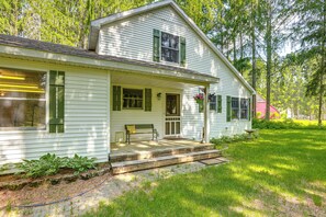 House (2 Bedrooms) | Interior - Golf Getaway in Cadillac: Deck + Putting Green (Cadillac)