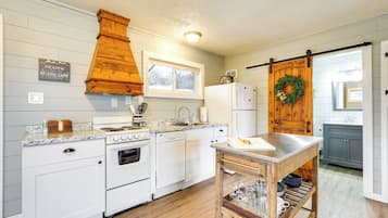 Apartment (1 Bedroom) | Interior