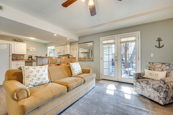 Apartment (2 Bedrooms) | Interior - Lake Views & Community Perks: Cape Fair Apartment! (Cape Fair)