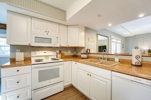 Apartment (2 Bedrooms) | Interior - Lake Views & Community Perks: Cape Fair Apartment! (Cape Fair)