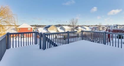 10 Mi to Dtwn Madison: Home w/ Large Yard!