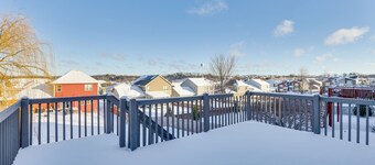 10 Mi to Dtwn Madison: Home w/ Large Yard!