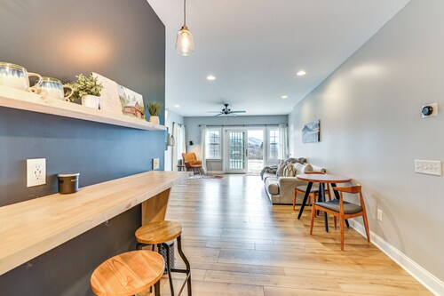 Mountain Views & Fire Pit: Sandgate Getaway