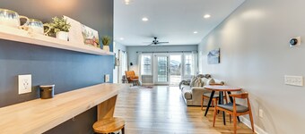 Mountain Views & Fire Pit: Sandgate Getaway