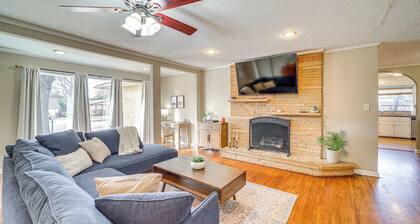 Tulsa Home 5 Mi to Downtown: Groups Welcome!