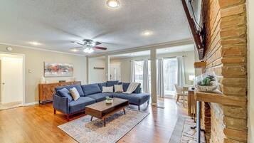 House (3 Bedrooms) | Interior