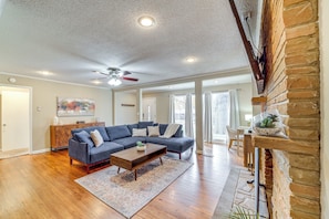 House (3 Bedrooms) | Interior