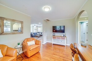 Interior - Tulsa Home 5 Mi to Downtown: Groups Welcome! (Tulsa)