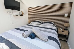 1 bedroom, free WiFi, bed sheets