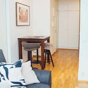 Apartment, 1 Bedroom, Accessible, Balcony | Living room