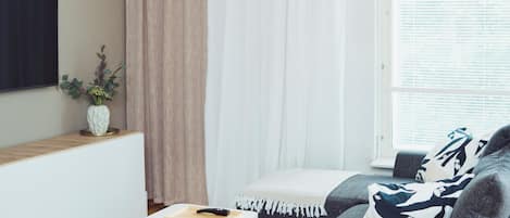 Apartment, 1 Bedroom, Accessible, Balcony | Living room | Books