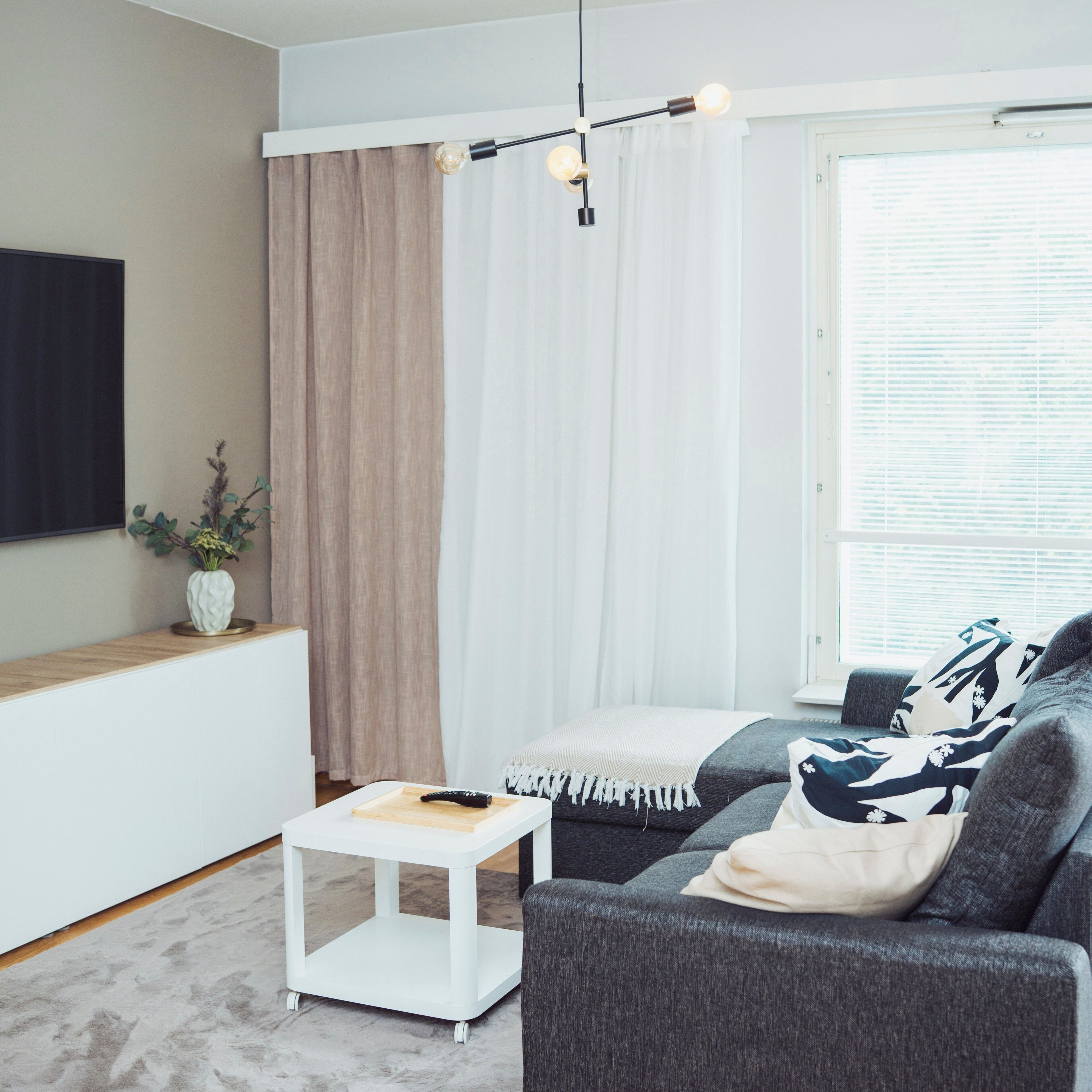 Leilighet, 1 soverom, tilgjengelighetstilpasset, balkong | Oppholdsrom | Bøker