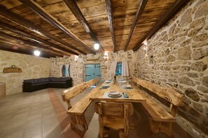 In-room dining - Villa Lapis (Sveti Filip i Jakov)