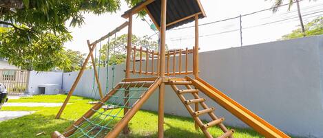Area anak-anak