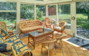 Smart-TV, Kamin, Tischfußball