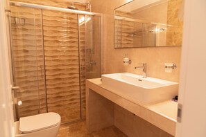 Shower, slippers, towels - 99 Luxury Exotic Villas (Nafplio)